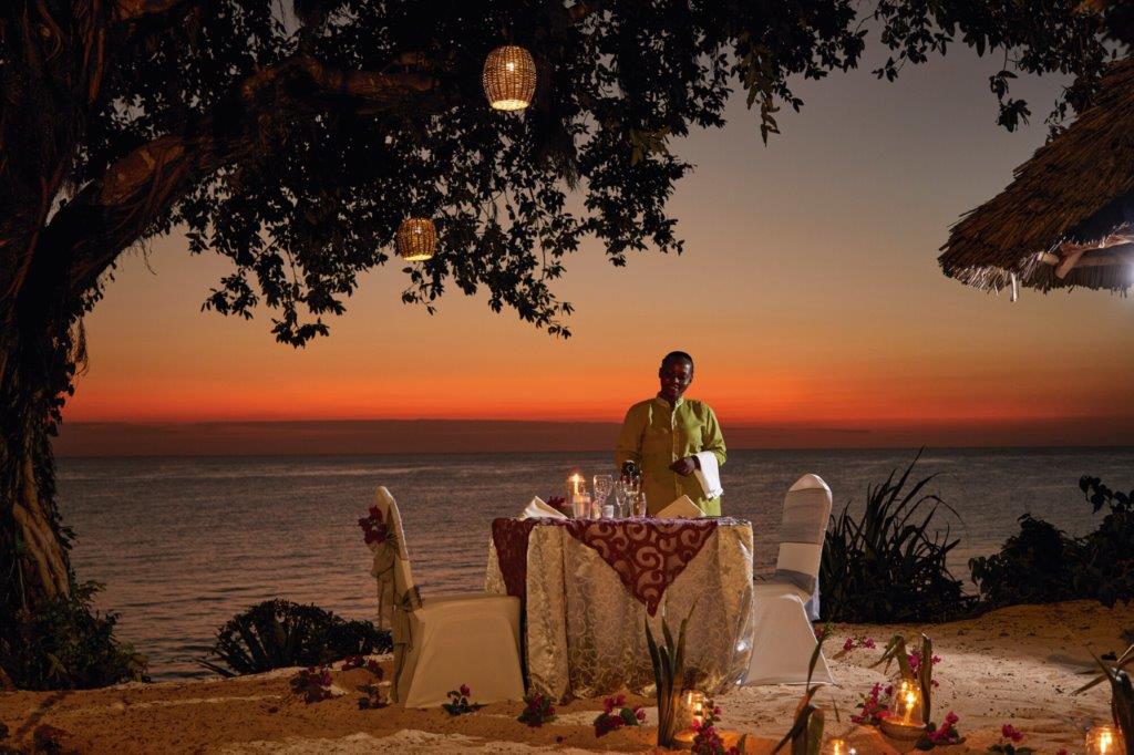 XZN_22_174 - Romantic dinner